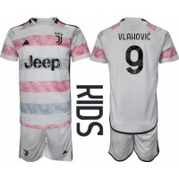 Koszulka piłkarska Juventus Dusan Vlahovic #9 Strój wyjazdowy dla dzieci 2023-24 tanio Krótki Rękaw (+ Krótkie spodenki)